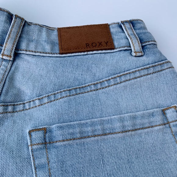 🔥ROXY Kissing The Swell Denim Shorts🔥 - Picture 9 of 10